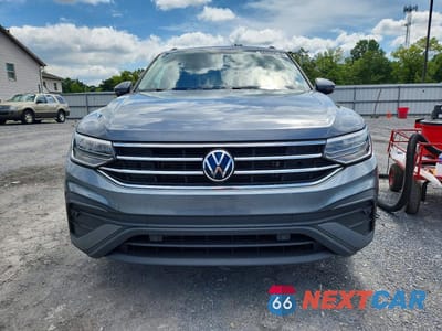 Piąte zdjęcie samochodu w środku: 2023 VOLKSWAGEN TIGUAN S VIN:3VVFB7AX0PM070373 - miniatura