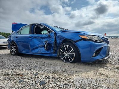Czwarte zdjęcie samochodu z boku: 2020 TOYOTA CAMRY SE VIN:4T1G11AK9LU314840 - miniatura