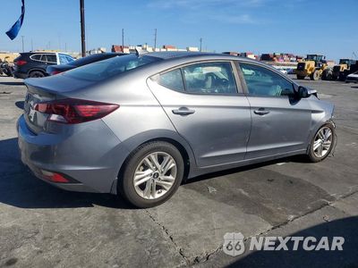 Trzecie zdjęcie samochodu z tyłu: 2020 HYUNDAI ELANTRA VALUE EDITION VIN:5NPD84LF1LH505411 - miniatura