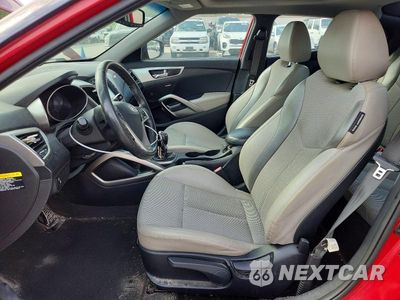 Zdjęcie 7 z 12 samochodu: 2013 HYUNDAI VELOSTER BASE VIN:KMHTC6AD3DU103433 - miniatura
