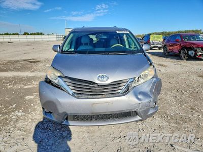 Piąte zdjęcie samochodu w środku: 2013 TOYOTA SIENNA XLE VIN:5TDYK3DC0DS319971 - miniatura