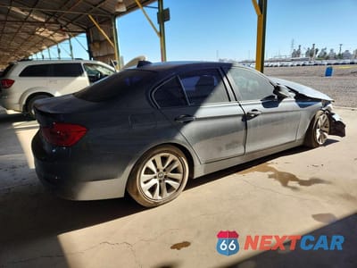 Trzecie zdjęcie samochodu z tyłu: 2016 BMW 320 I VIN:WBA8E1G54GNT99355 - miniatura