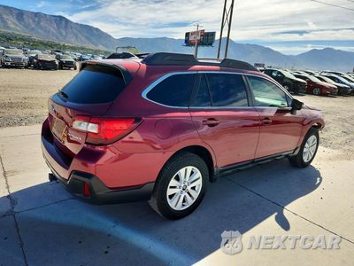 Trzecie zdjęcie samochodu z tyłu: 2019 SUBARU OUTBACK 2.5I PREMIUM VIN:4S4BSAHCXK3381344 - miniatura
