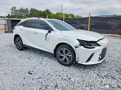 Czwarte zdjęcie samochodu z boku: 2025 LEXUS RX 350 PREMIUM VIN:JTJCHMAA9S2024015 - miniatura