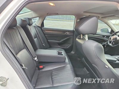 Zdjęcie 10 z 12 samochodu: 2018 HONDA ACCORD TOURING VIN:1HGCV1F97JA029759 - miniatura