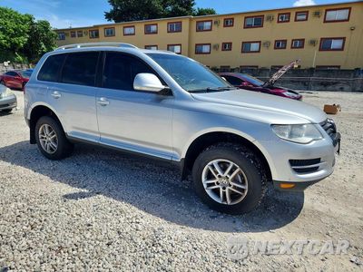 Czwarte zdjęcie samochodu z boku: 2010 VOLKSWAGEN TOUAREG V6 VIN:WVGBF7A96AD003553 - miniatura