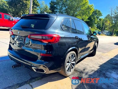 Czwarte zdjęcie samochodu z boku: 2019 BMW X5 XDRIVE50I VIN:5UXJU2C52KLB15262 - miniatura