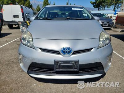 Piąte zdjęcie samochodu w środku: 2015 TOYOTA PRIUS FOUR VIN:JTDKN3DU0F0431438 - miniatura