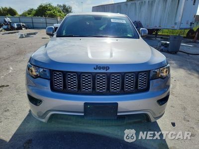 Piąte zdjęcie samochodu w środku: 2018 JEEP GRAND CHEROKEE LAREDO VIN:1C4RJFAG6JC407730 - miniatura