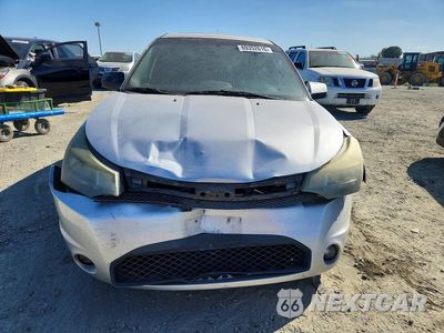 Piąte zdjęcie samochodu w środku: 2011 FORD FOCUS SES VIN:1FAHP3GN6BW127231 - miniatura
