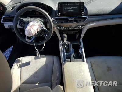 Zdjęcie 8 z 12 samochodu: 2021 HONDA ACCORD LX VIN:1HGCV1F11MA040187 - miniatura