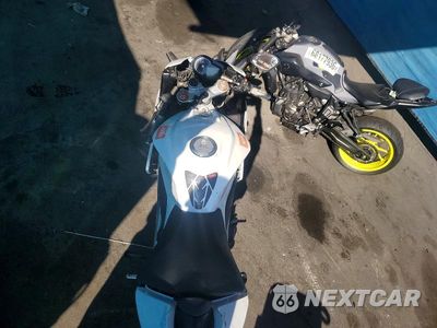Zdjęcie 6 z 8 samochodu: 2010 APRILIA RSV4 R VIN:ZD4RKC017AS000096 - miniatura