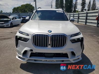 Piąte zdjęcie samochodu w środku: 2025 BMW X7 ALPINA XB7 VIN:5UX43EM08S9W69548 - miniatura