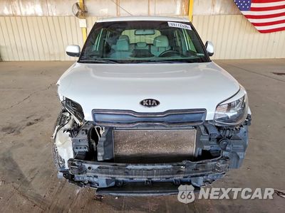 Piąte zdjęcie samochodu w środku: 2018 KIA SOUL BASE VIN:KNDJN2A25J7623236 - miniatura