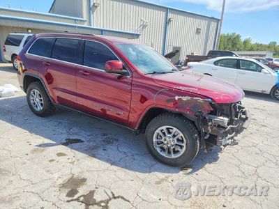Czwarte zdjęcie samochodu z boku: 2018 JEEP GRAND CHEROKEE LAREDO VIN:1C4RJEAG7JC344549 - miniatura