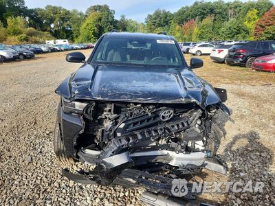 Piąte zdjęcie samochodu w środku: 2025 TOYOTA 4RUNNER SR5 VIN:JTEVA5BR1S5047907 - miniatura