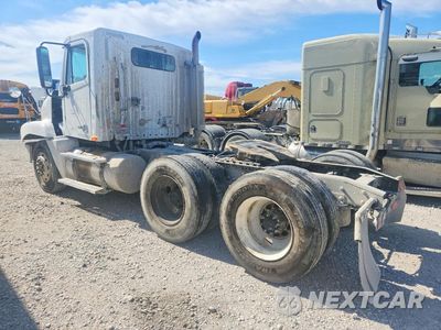 Drugie zdjęcie samochodu z przodu: 2005 FREIGHTLINER CST120 SEMI TRUCK VIN:1FUJBBCGX5LU38199 - miniatura