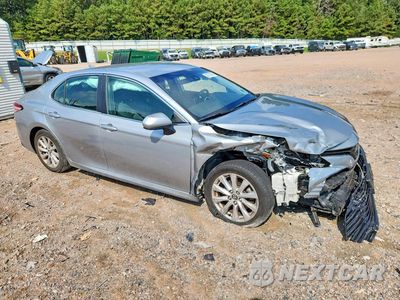 Czwarte zdjęcie samochodu z boku: 2020 TOYOTA CAMRY LE VIN:4T1C11AKXLU918802 - miniatura