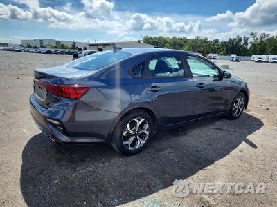 Trzecie zdjęcie samochodu z tyłu: 2021 KIA FORTE LXS VIN:3KPF24ADXME354571 - miniatura