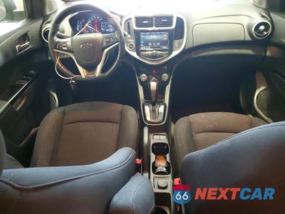 Zdjęcie 8 z 13 samochodu: 2020 CHEVROLET SONIC LT VIN:1G1JD5SB7L4141366 - miniatura