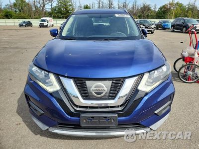 Piąte zdjęcie samochodu w środku: 2017 NISSAN ROGUE SV VIN:KNMAT2MV5HP584623 - miniatura