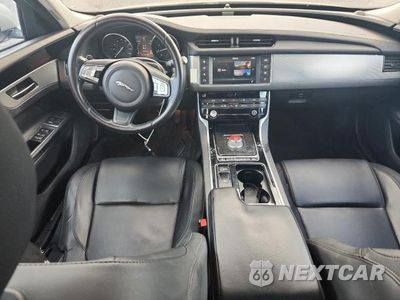Zdjęcie 8 z 12 samochodu: 2016 JAGUAR XF PREMIUM VIN:SAJBJ4BV6GCY17652 - miniatura