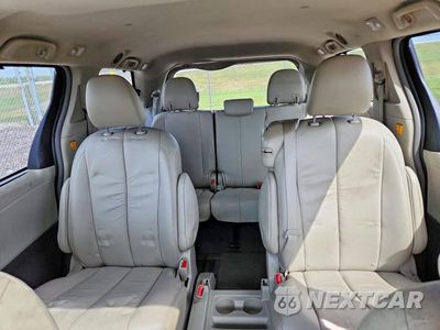 Zdjęcie 10 z 13 samochodu: 2011 TOYOTA SIENNA XLE 8-PASSENGER VIN:5TDYK3DCXBS090938 - miniatura