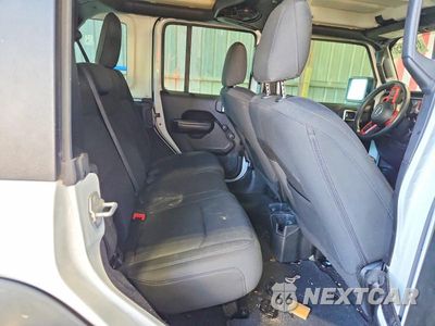 Zdjęcie 10 z 12 samochodu: 2018 JEEP WRANGLER UNLIMITED SPORT VIN:1C4HJXDG8JW171416 - miniatura