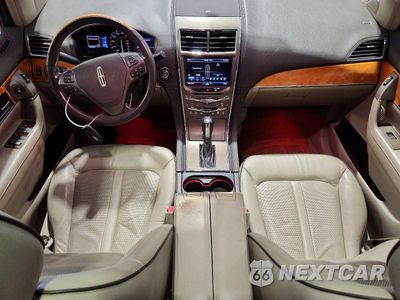 Zdjęcie 8 z 13 samochodu: 2013 LINCOLN MKX VIN:2LMDJ8JK2DBL03041 - miniatura