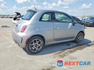 Trzecie zdjęcie samochodu z tyłu: 2018 FIAT 500 POP VIN:3C3CFFKH7JT335458 - miniatura
