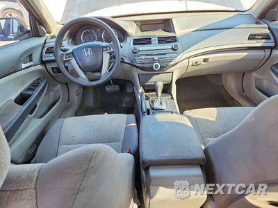 Zdjęcie 8 z 13 samochodu: 2010 HONDA ACCORD LX VIN:1HGCP2F34AA172194 - miniatura