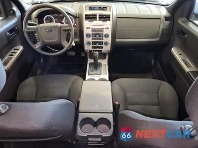 Zdjęcie 8 z 14 samochodu: 2008 FORD ESCAPE XLT VIN:1FMCU03158KE39681 - miniatura