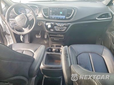 Zdjęcie 8 z 13 samochodu: 2025 CHRYSLER PACIFICA SELECT VIN:2C4RC1BG6SR530853 - miniatura