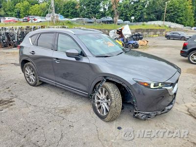 Czwarte zdjęcie samochodu z boku: 2024 MAZDA CX-5 PREMIUM VIN:JM3KFBDL6R0526242 - miniatura