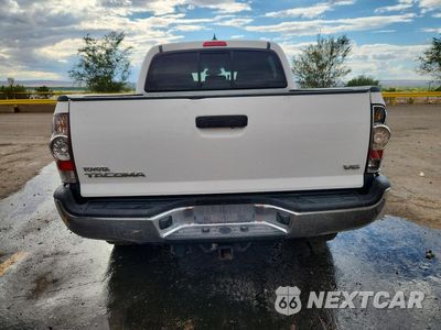 Zdjęcie 6 z 12 samochodu: 2015 TOYOTA TACOMA V6 VIN:3TMLU4EN1FM204342 - miniatura