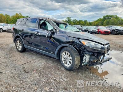 Czwarte zdjęcie samochodu z boku: 2019 KIA SORENTO LX VIN:5XYPGDA37KG552408 - miniatura