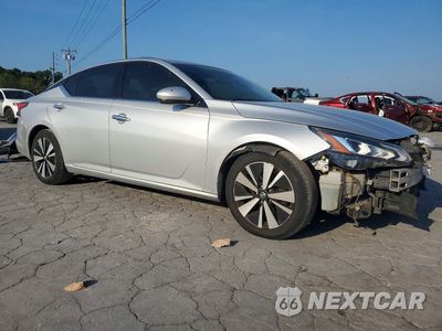 Czwarte zdjęcie samochodu z boku: 2019 NISSAN ALTIMA SL VIN:1N4BL4EV8KC242067 - miniatura