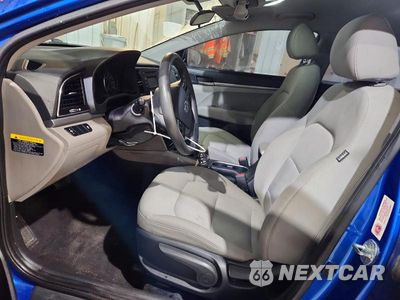 Zdjęcie 7 z 12 samochodu: 2017 HYUNDAI ELANTRA SE VIN:5NPD74LF7HH200571 - miniatura