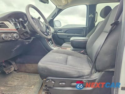 Zdjęcie 7 z 13 samochodu: 2010 CHEVROLET TAHOE K1500 LS VIN:1GNUKAE04AR274784 - miniatura