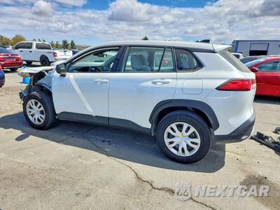 Drugie zdjęcie samochodu z przodu: 2025 TOYOTA COROLLA CROSS L VIN:7MUAAAAG1SV131009 - miniatura