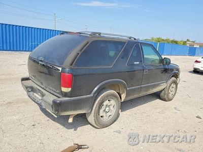 Trzecie zdjęcie samochodu z tyłu: 2002 CHEVROLET BLAZER LT VIN:1GNCT18W42K232618 - miniatura