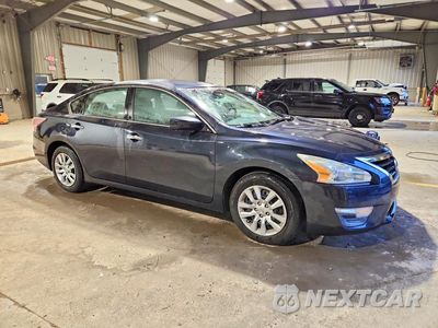 Czwarte zdjęcie samochodu z boku: 2015 NISSAN ALTIMA 2.5 S VIN:1N4AL3AP4FC287039 - miniatura
