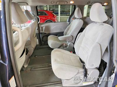 Zdjęcie 11 z 13 samochodu: 2019 TOYOTA SIEANNA VIN:5TDJZ3DC7KS226648 - miniatura