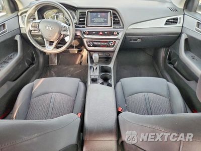Zdjęcie 8 z 12 samochodu: 2018 HYUNDAI SONATA SE VIN:5NPE24AF8JH705370 - miniatura