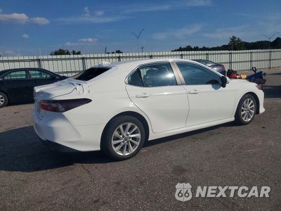 Trzecie zdjęcie samochodu z tyłu: 2022 TOYOTA CAMRY LE VIN:4T1C11AK5NU498689 - miniatura