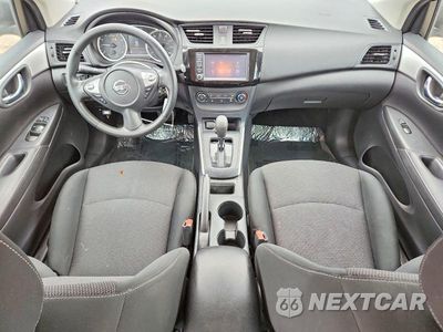 Zdjęcie 8 z 12 samochodu: 2019 NISSAN SENTRA S VIN:3N1AB7AP9KY449451 - miniatura