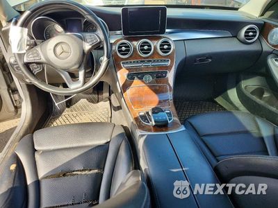 Zdjęcie 8 z 12 samochodu: 2015 MERCEDES-BENZ C 300 4MATIC VIN:55SWF4KBXFU044207 - miniatura