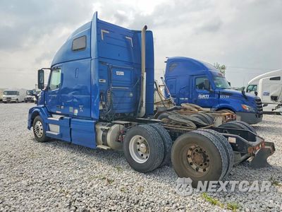 Drugie zdjęcie samochodu z przodu: 2013 VOLVO VNL SEMI TRUCK VIN:4V4NC9EH3DN141190 - miniatura