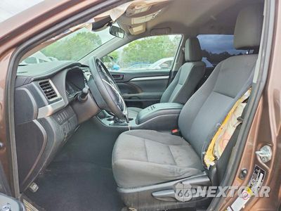 Zdjęcie 7 z 13 samochodu: 2018 TOYOTA HIGHLANDER LE VIN:5TDZZRFH6JS261436 - miniatura