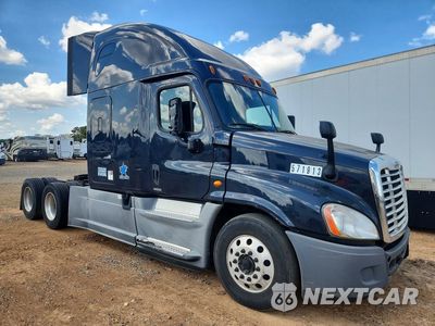 Czwarte zdjęcie samochodu z boku: 2018 FREIGHTLINER CASCADIA 125 SEMI TRUCK VIN:3AKJGLDR6JDJK3975 - miniatura